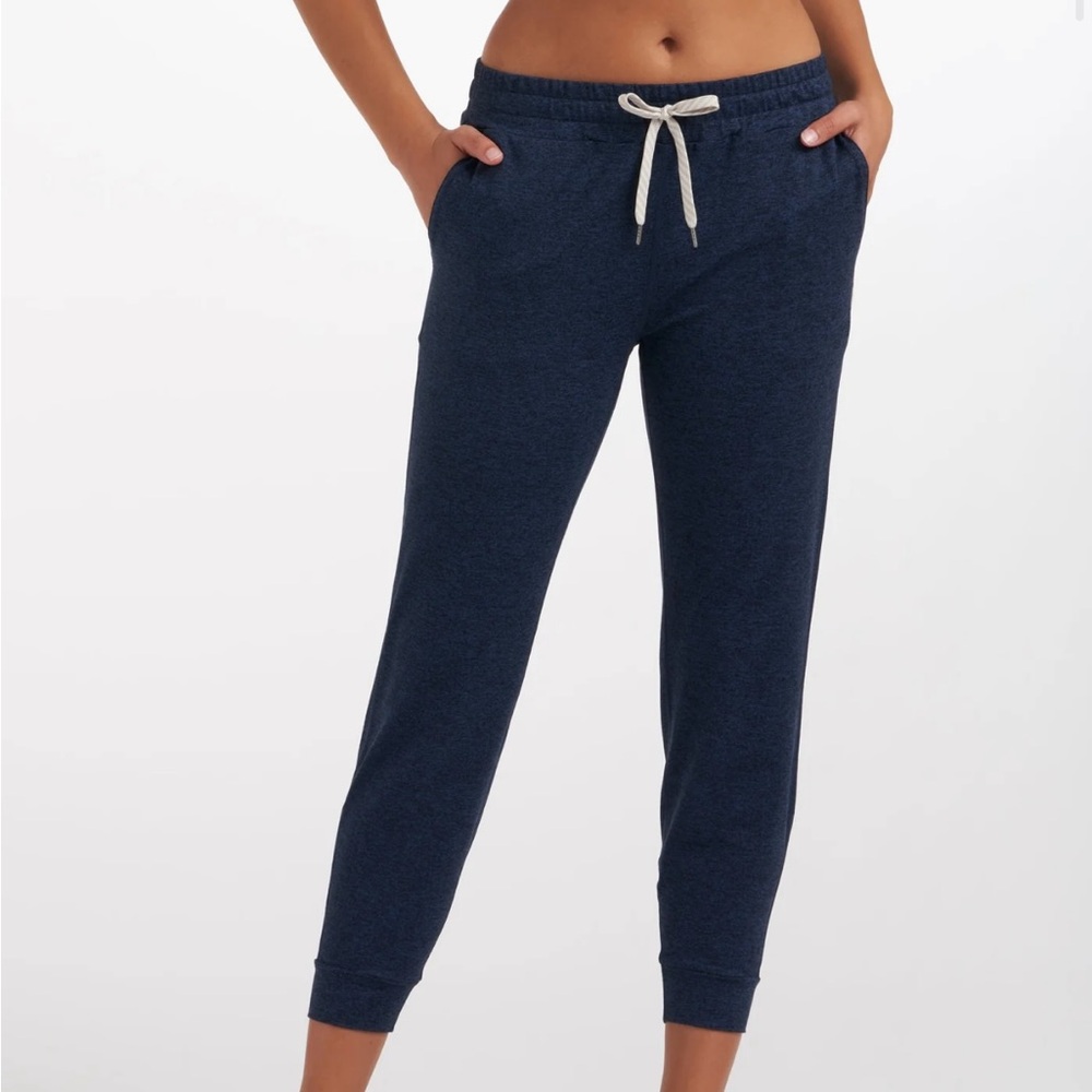 NWOT Vuori Performance DreamKnit joggers. Navy Heather.